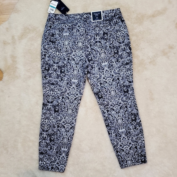 Charter Club Petite Mckenna Printed Jeans - Picture 3 of 4